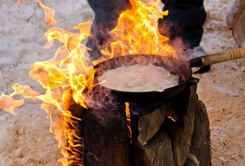 Padella sul fuoco aperto