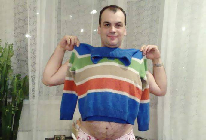 Il maglione si sedette dopo il lavaggio