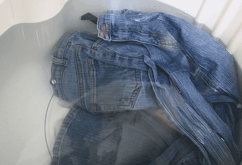 jeans imbevuti d'acqua