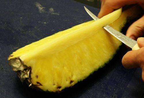 affettare ananas - come un melone