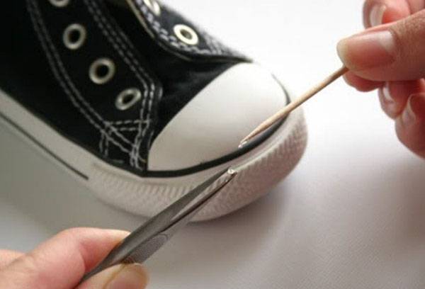 Riparazione di sneaker