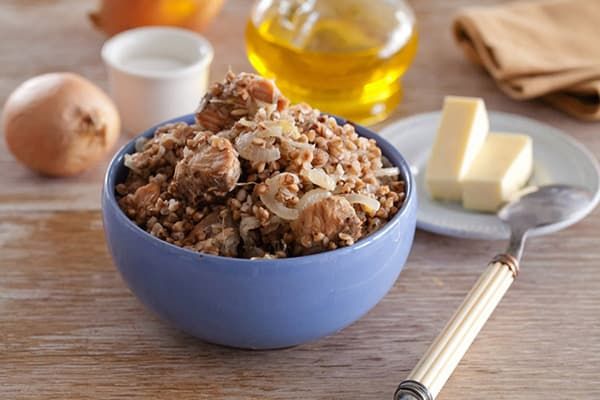 Porridge di grano saraceno con funghi