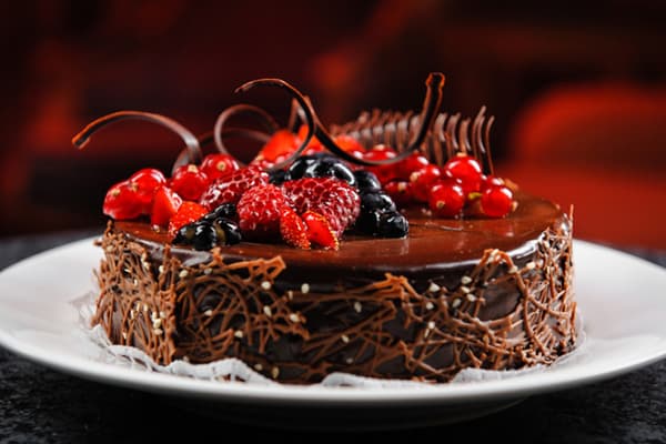 Torta al cioccolato con frutta