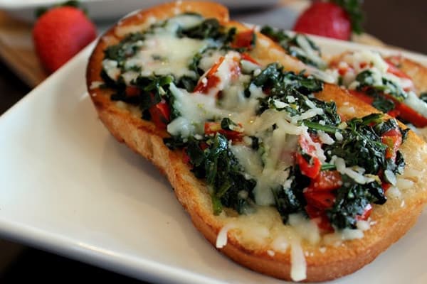 Crostini di spinaci e formaggio