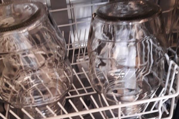 Glass jars in the dishwasher