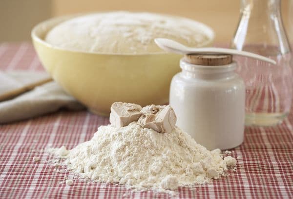 Making yeast dough