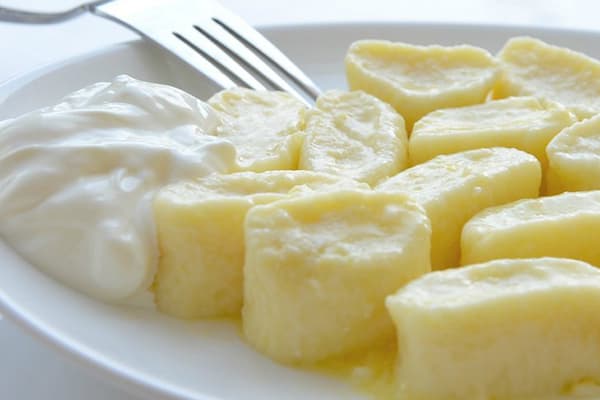 Gnocchi pigri con panna acida