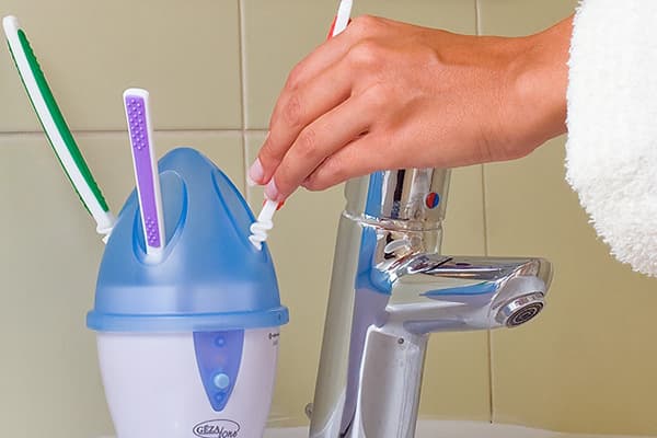 Disinfettante per spazzolini da denti