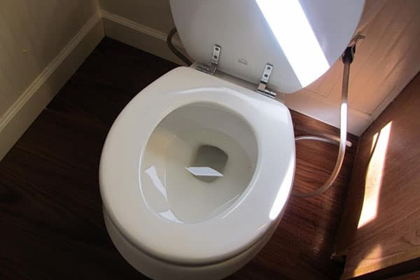 Clean toilet