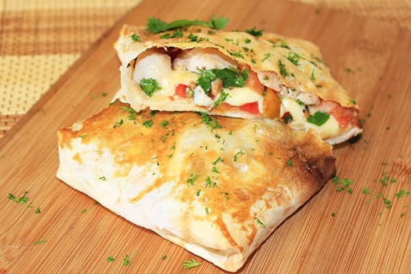 Buste di lavash con pollo e verdure