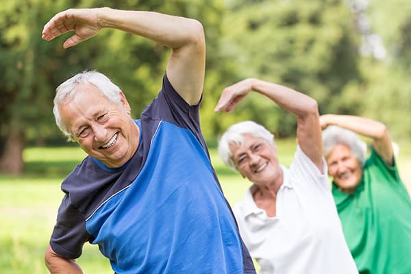 I pensionati fanno esercizi